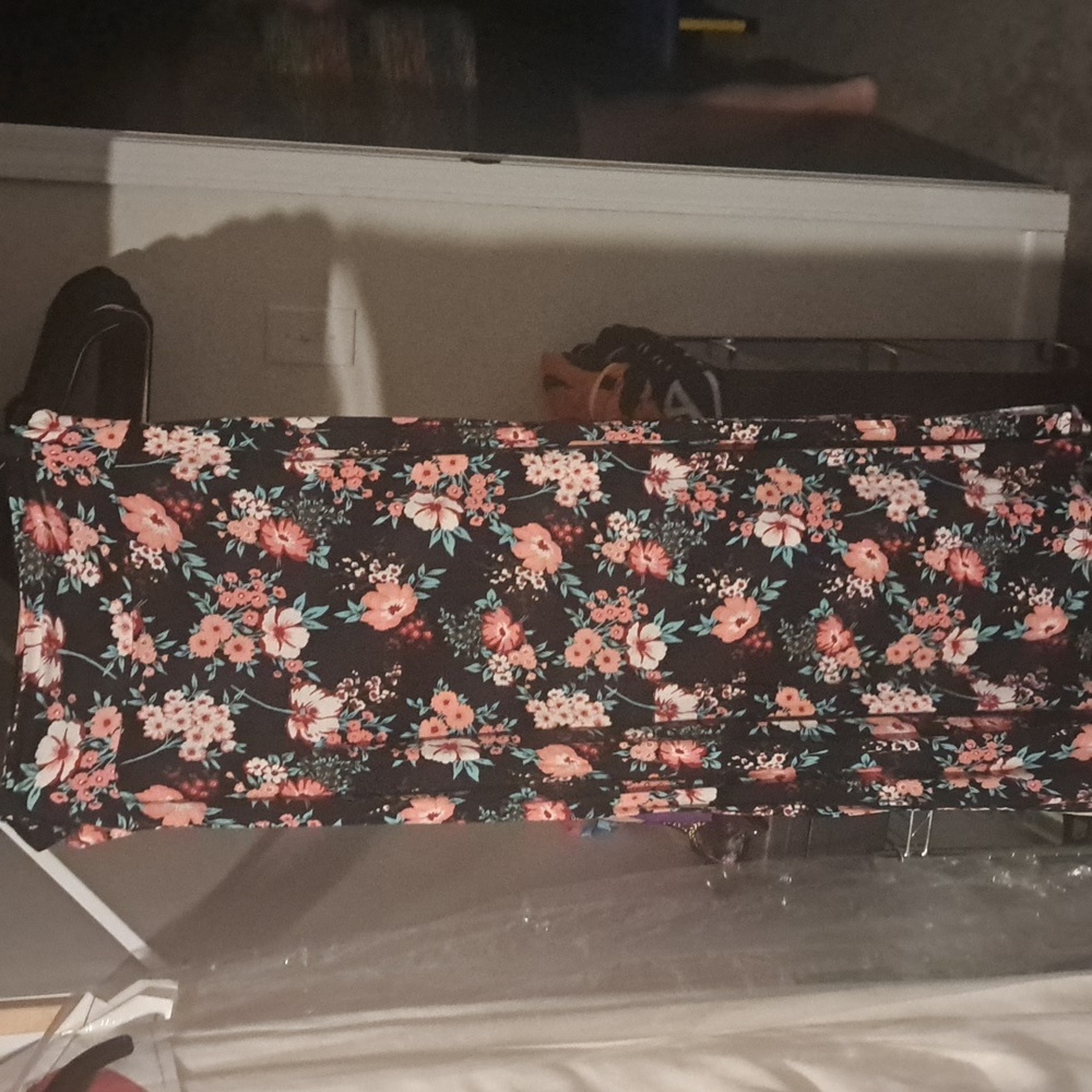 Skirt‎